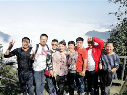 乐橙lc8集团2016年度先进员工张家界之旅