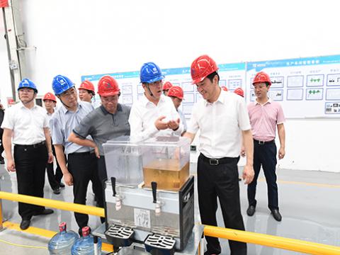 市委书记潘早云深入乐橙lc8集团开展清静生产检查