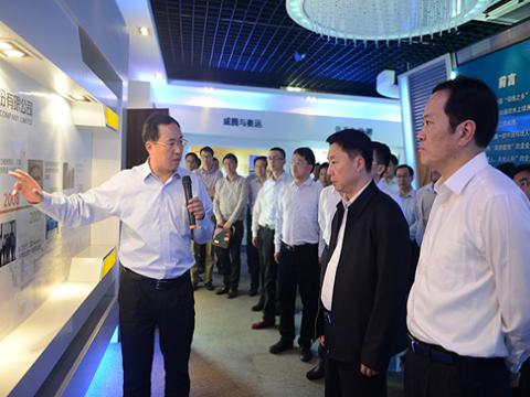 镇江市委书记夏锦文莅临乐橙lc8股份视察